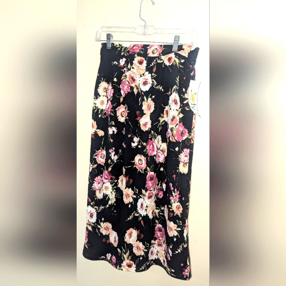 Beautiful Jody Skirt Size XS NWT